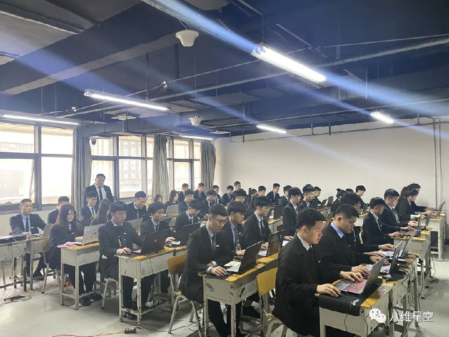 數字智能傳媒時代八維教育培訓學校設計人才領跑行業