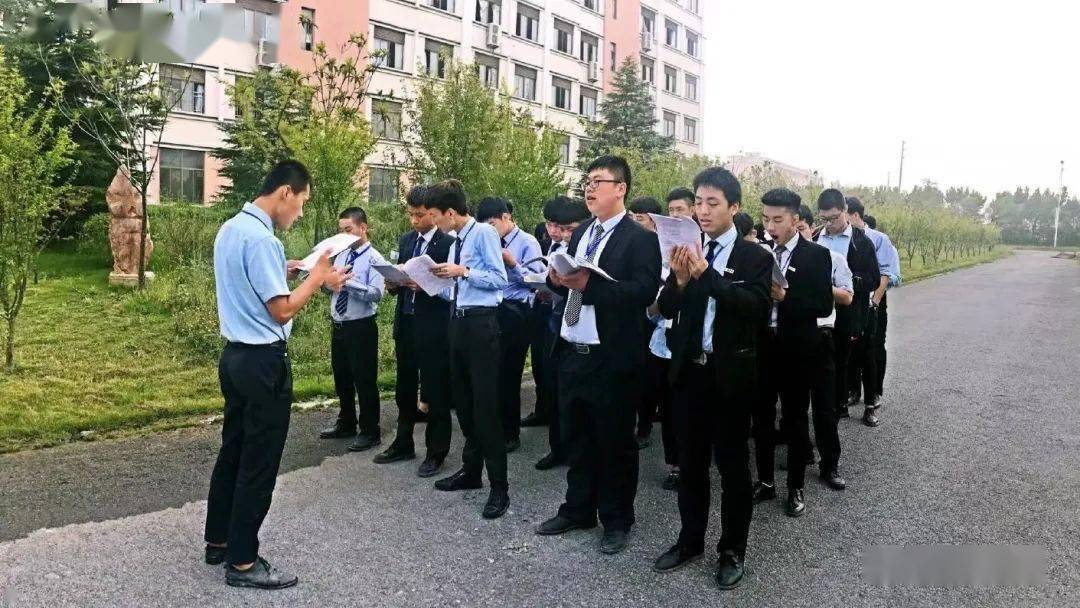 八維教育培訓學校注重加強培養(yǎng)學生的軟技能