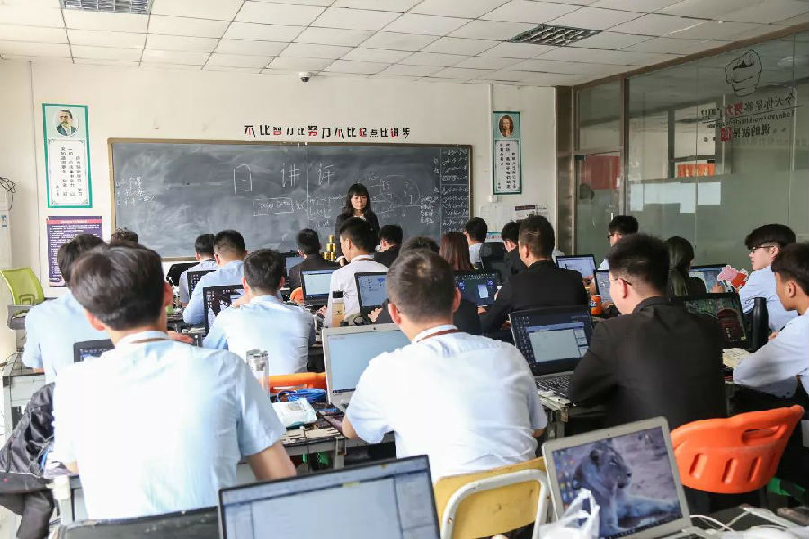 八維教育培訓(xùn)學(xué)校有什么IT技術(shù)是適合女生學(xué)習(xí)的