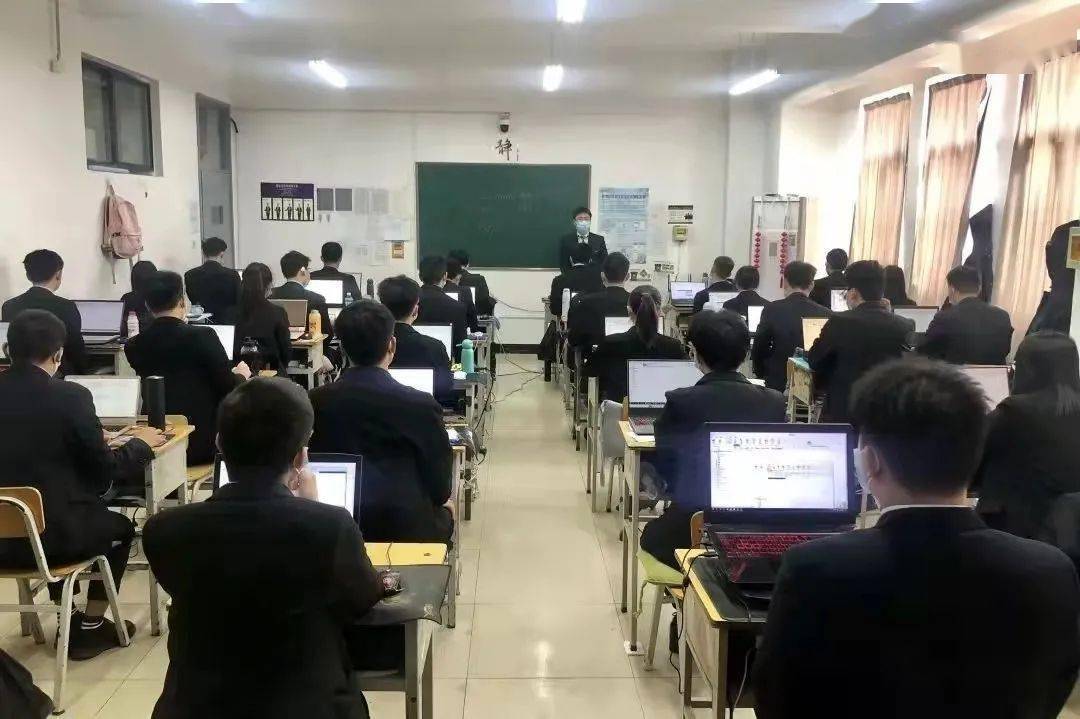 八維學校抓住行業(yè)趨勢搭建造價工程師培訓平臺高端技能型人才