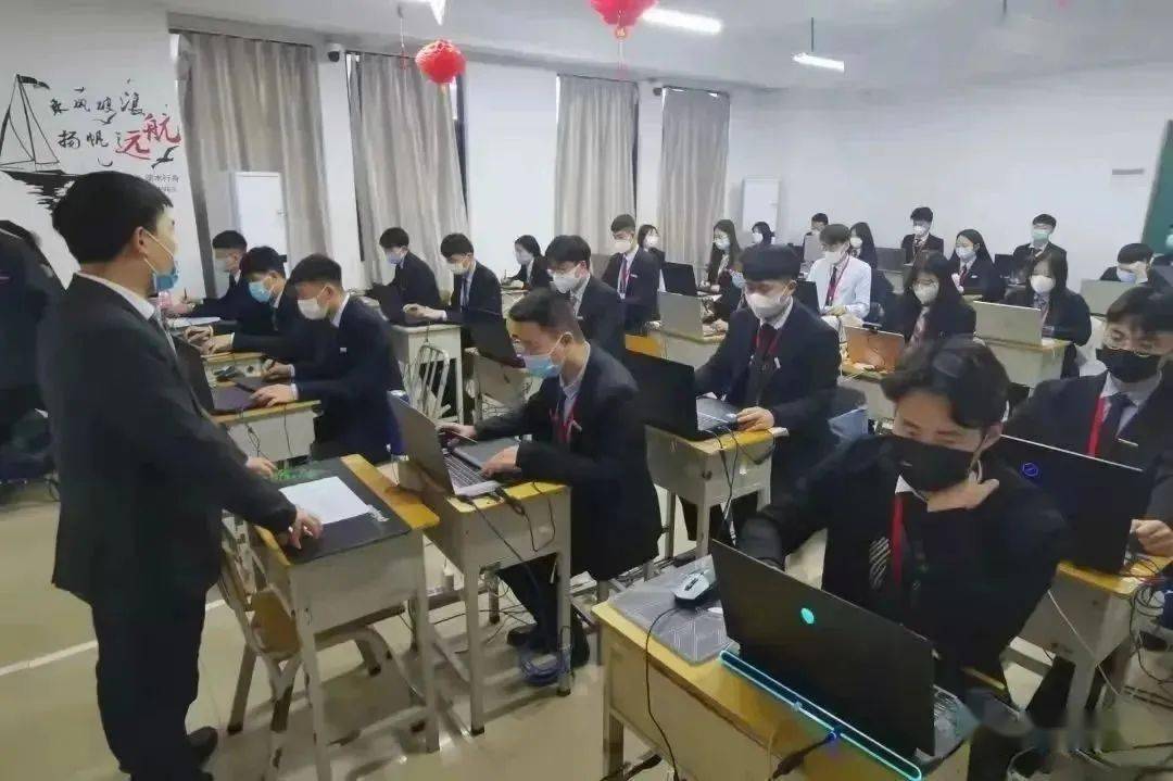 八維學(xué)校物聯(lián)網(wǎng)專業(yè)師資團隊推進適應(yīng)行業(yè)發(fā)展的頂崗實踐課程