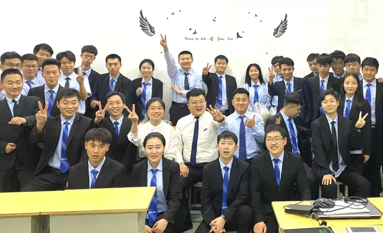 八維集團開展IT職業(yè)生涯新篇章為IT人才造就就業(yè)機會