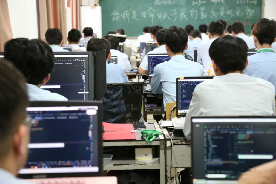 八維教育打造高端大數(shù)據(jù)專業(yè)技術(shù)人才成就學(xué)子職業(yè)夢(mèng)想