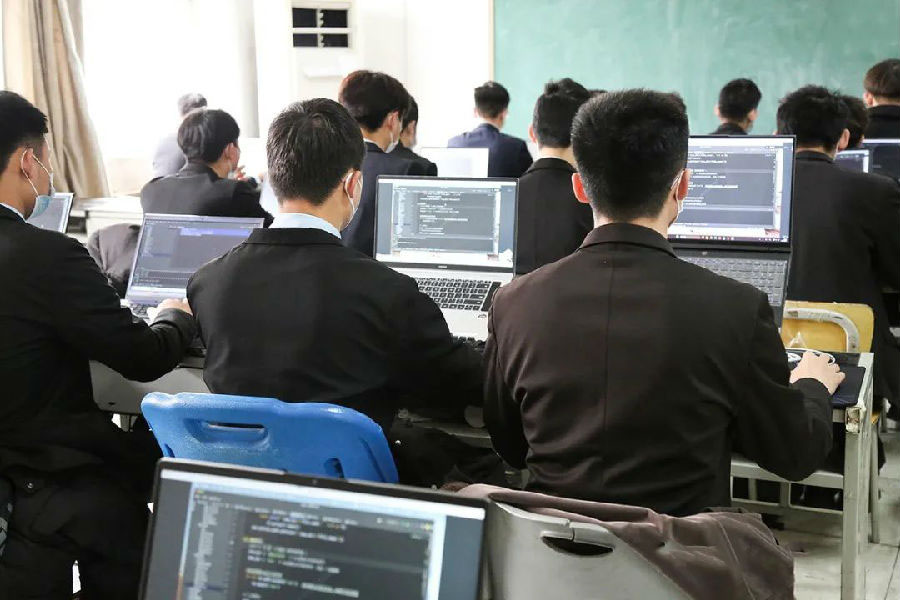八維教育建設數(shù)字化學習平臺打通學生走向更廣闊職場生涯
