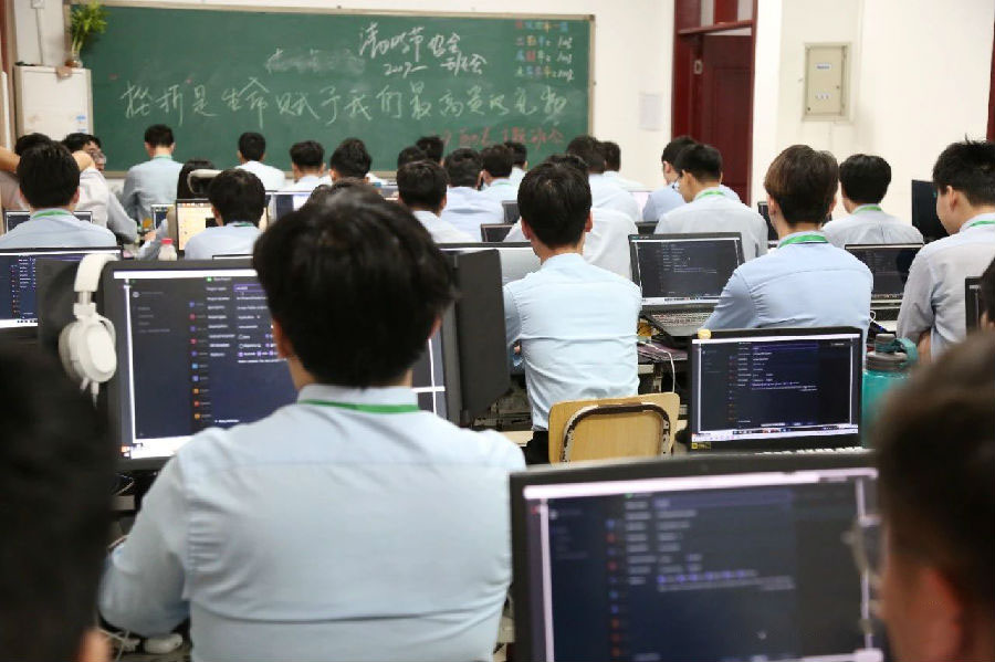 八維學校帶你領略物聯網技術魅力搭建學生就業通路