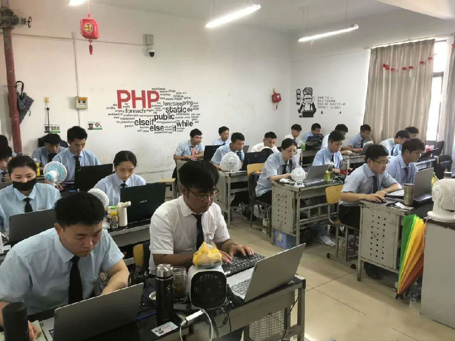 八維教育探尋未來科技發(fā)展新方向推動人工智能技術(shù)創(chuàng)新