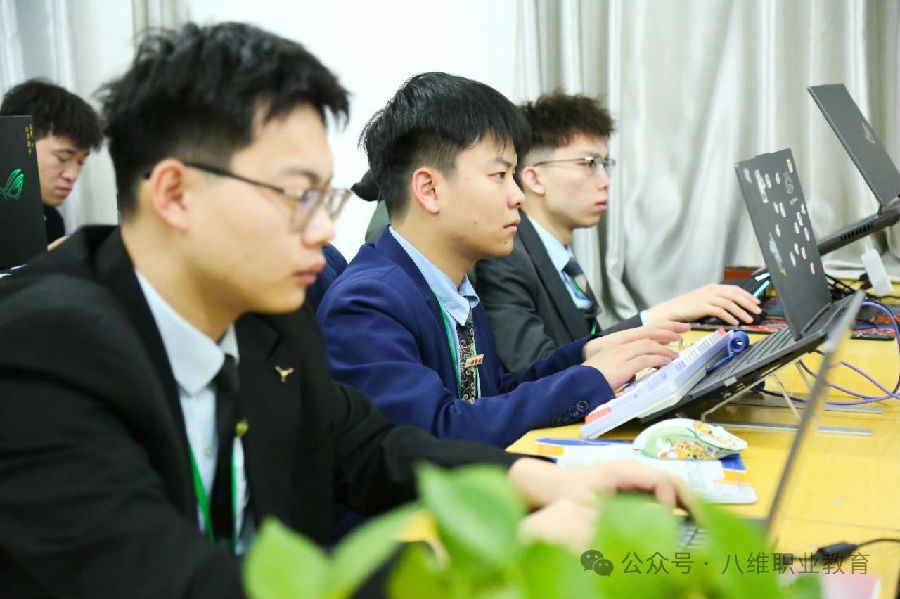 江蘇宿遷八維學(xué)校開啟AI科技命運(yùn)之門照亮學(xué)子前程的璀璨之路