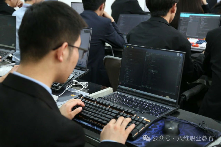 江蘇宿遷八維學校數字技能改變命運就業無憂實現夢想