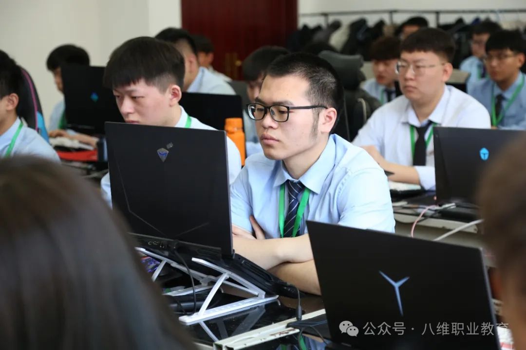 江蘇宿遷八維學(xué)校AI引領(lǐng)創(chuàng)新教育潮流打造智慧未來先鋒