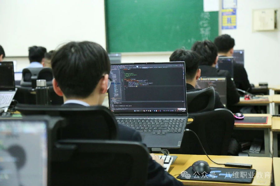 上海大數據培訓機構哪個口碑好推薦八維職業學校的理由