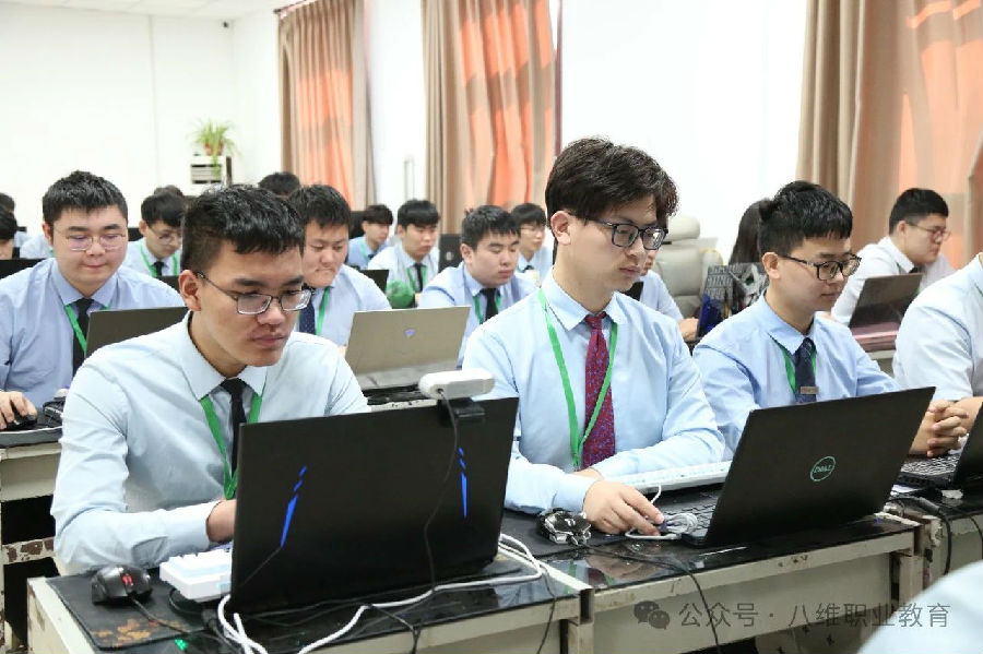 八維職業(yè)學(xué)校高質(zhì)量就業(yè)打造職場(chǎng)精英的搖籃