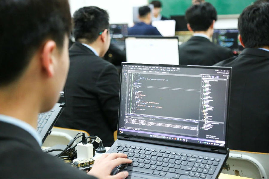 八維教育點燃職業教育新火花打造精英人才的夢幻搖籃