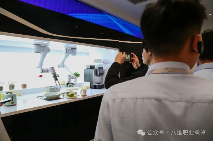 八維教育學子世界五百強企業(yè)研學紀實
