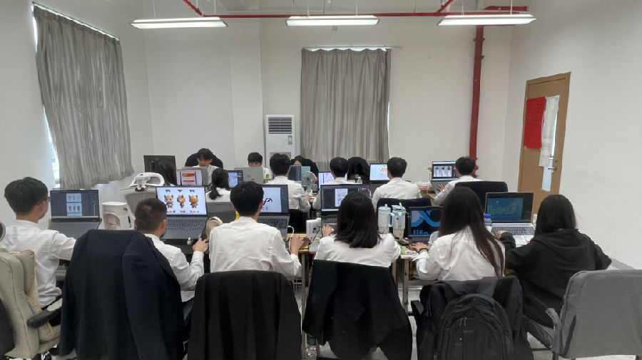 八維職業(yè)學校用震撼視覺征服力打造傳媒領域的精英搖籃