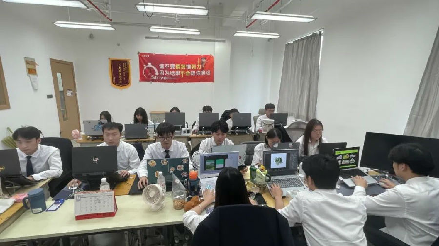 八維職業(yè)學校用震撼視覺征服力打造傳媒領域的精英搖籃