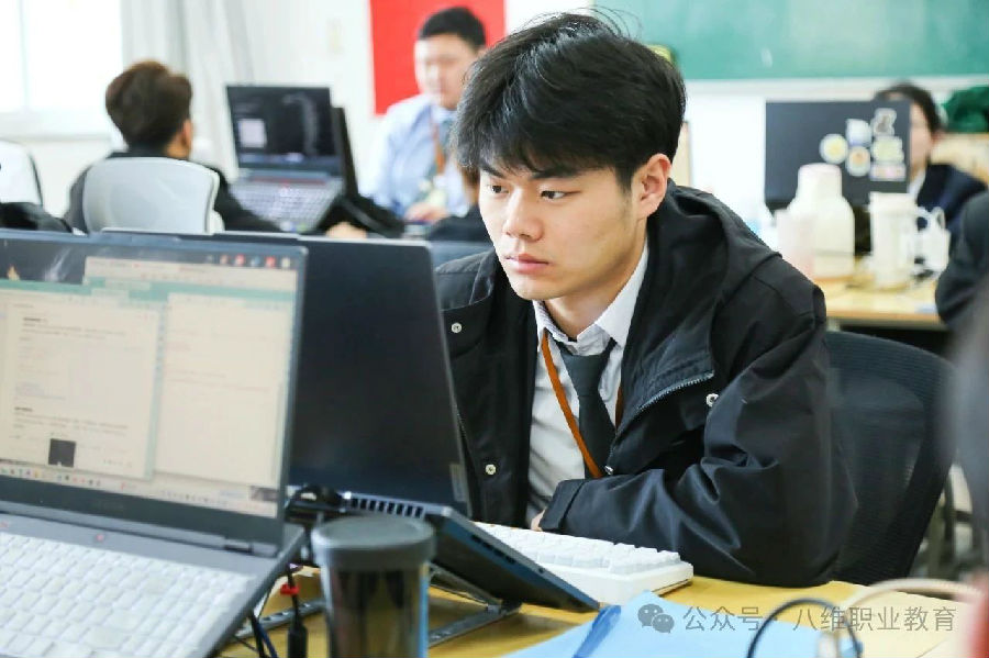 八維職業(yè)學(xué)校揭秘軟件測(cè)試就業(yè)新密碼助力學(xué)子零基礎(chǔ)逆襲高薪