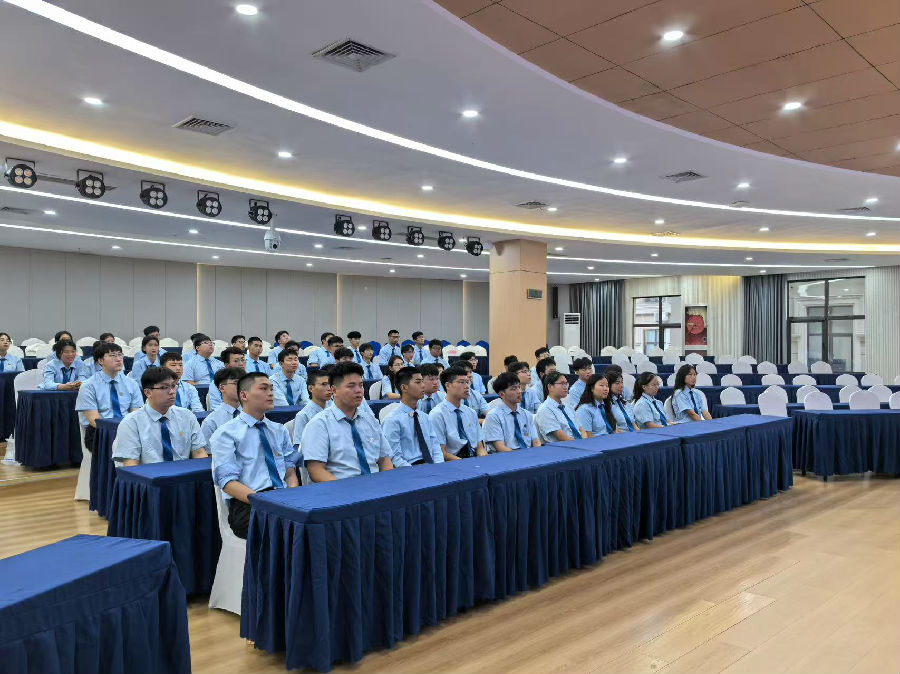 八維職業學校智啟未來智能新篇章鑄就人工智能行業輝煌之路