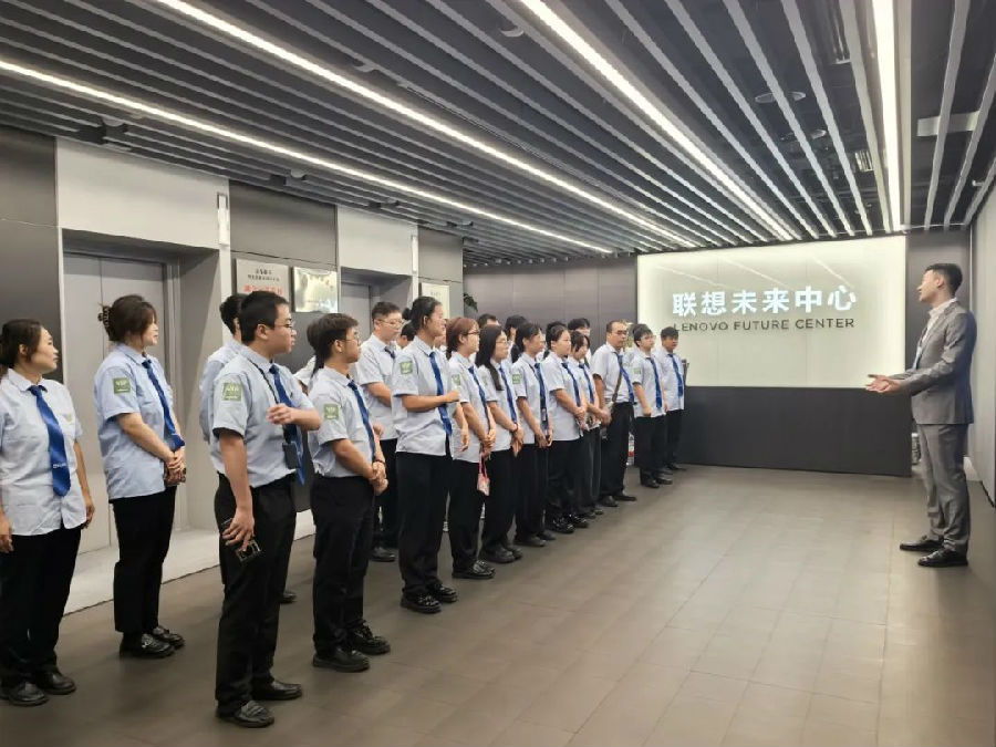 八維職業(yè)學(xué)校引領(lǐng)未來科技新風(fēng)尚開啟人工智能職夢(mèng)新征程