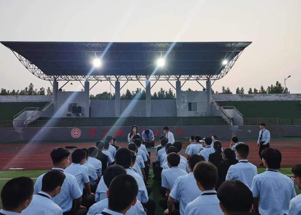 八維職業(yè)學(xué)校學(xué)子校園生活