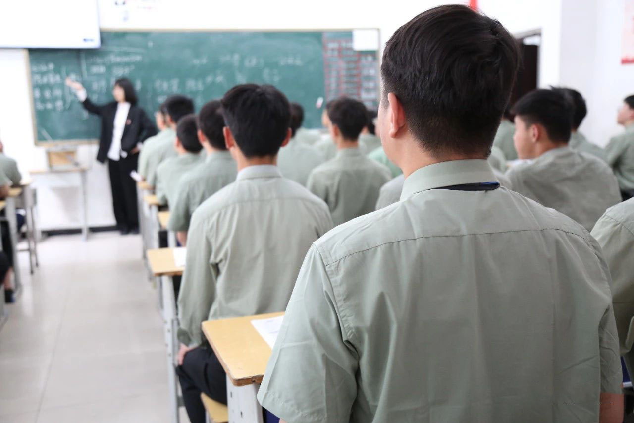 八維職業(yè)學校網絡工程專業(yè)學子學習生活風采
