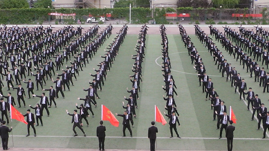 八維學校斥巨資為網(wǎng)絡工程專業(yè)增添雙翼