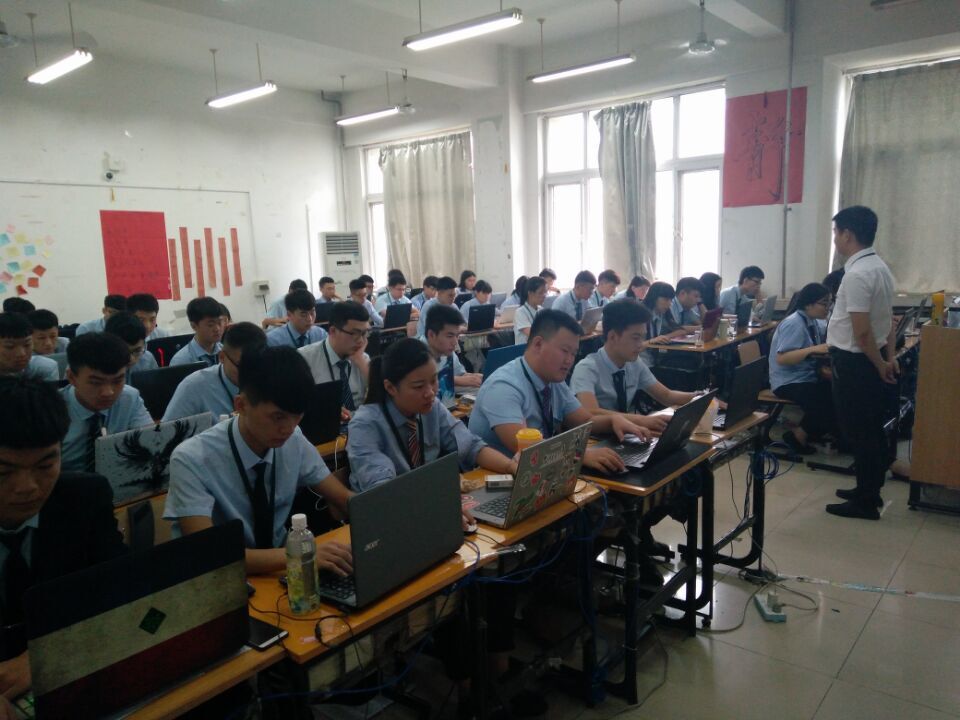 如何挑選人工智能培訓機構(gòu)