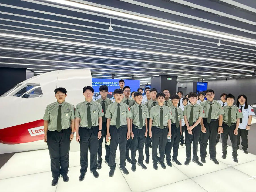 八維職業學校：勇立數據時代潮頭的先鋒者，開啟數據經濟浪潮下職場就業新篇章！